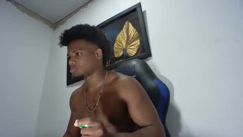 Snapshot of black_dicck chatting on February 1, 5:26 pm tu morenito online show from February 1, 5:26 pm