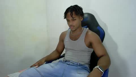 Snapshot of black_dicck chatting on October 17, 2:37 am tu morenito online show from October 17, 2:37 am