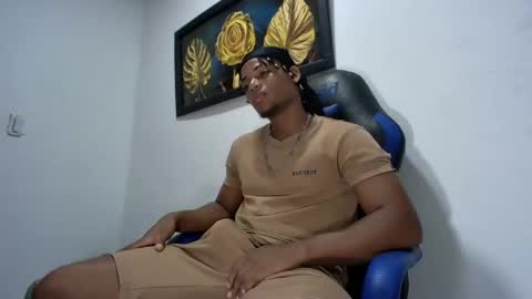 Snapshot of black_dicck chatting on February 8, 7:27 pm tu morenito online show from February 8, 7:27 pm
