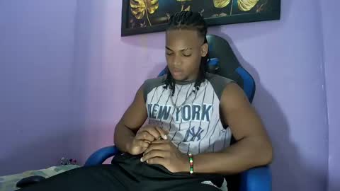 Snapshot of black_dicck chatting on December 7, 7:43 pm tu morenito online show from December 7, 7:43 pm