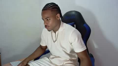 Snapshot of black_dicck chatting on September 13, 7:37 pm tu morenito online show from September 13, 7:37 pm