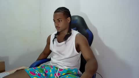 Snapshot of black_dicck chatting on September 20, 5:35 pm tu morenito online show from September 20, 5:35 pm