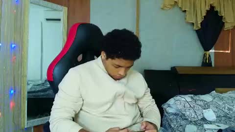 black_king_241 online show from June 17, 2:08 pm