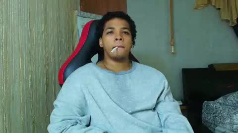black_king_241 online show from June 16, 1:46 pm
