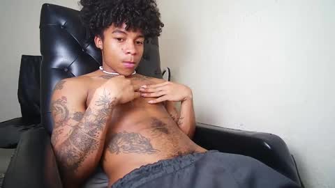 Snapshot of black_tentationx chatting on March 1, 5:53 am black_tentationx online show from March 1, 5:53 am