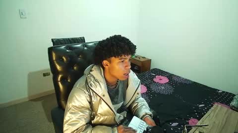 Snapshot of black_tentationx chatting on February 4, 5:21 am black_tentationx online show from February 4, 5:21 am