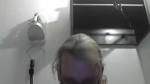 arien mattison online show from October 19, 5:34 am