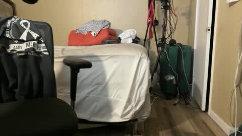 Snapshot of blackjag107 chatting on October 29, 2:14 am blackjag107 online show from October 29, 2:14 am