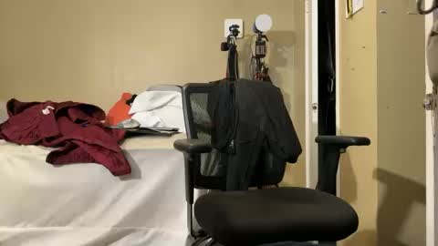 Snapshot of blackjag107 chatting on October 17, 7:34 am blackjag107 online show from October 17, 7:34 am