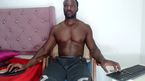 Snapshot of blacknikes chatting on December 8, 5:18 am Twtter 1MikeBeckford Onlyfns beckfordmike online show from December 8, 5:18 am