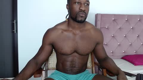 Snapshot of blacknikes chatting on January 22, 10:29 am Twtter 1MikeBeckford Onlyfns beckfordmike online show from January 22, 10:29 am