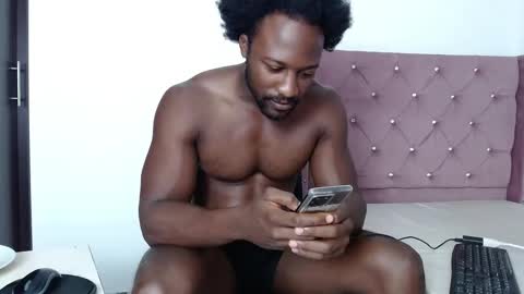 Snapshot of blacknikes chatting on September 11, 12:37 pm Twtter 1MikeBeckford Onlyfns beckfordmike online show from September 11, 12:37 pm