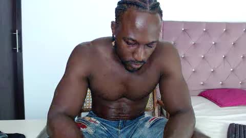 Snapshot of blacknikes chatting on January 20, 10:48 pm Twtter 1MikeBeckford Onlyfns beckfordmike online show from January 20, 10:48 pm