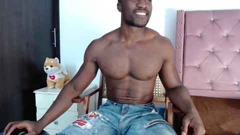 Snapshot of blacknikes chatting on December 24, 10:06 pm Twtter 1MikeBeckford Onlyfns beckfordmike online show from December 24, 10:06 pm