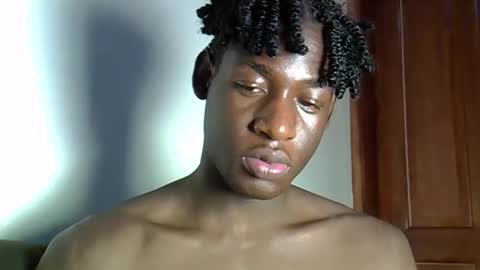 blacktwinkl online show from April 19, 7:05 pm