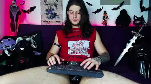 Snapshot of blackwolf_6 chatting on October 15, 6:59 pm Dave online show from October 15, 6:59 pm