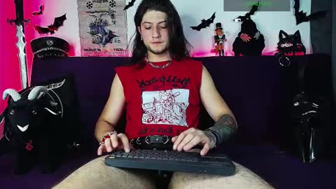 Snapshot of blackwolf_6 chatting on September 29, 8:37 pm Dave online show from September 29, 8:37 pm