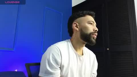 blade_miller_ online show from June 11, 12:36 pm