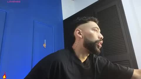 blade_miller_ online show from June 17, 12:18 pm