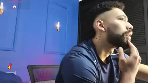 blade_miller_ online show from June 14, 12:18 pm