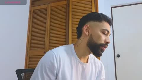 blade_miller_ online show from June 5, 12:33 pm