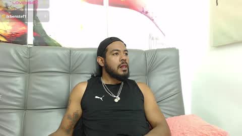 Snapshot of bladehot_ chatting on October 2, 2:32 pm Richard online show from October 2, 2:32 pm