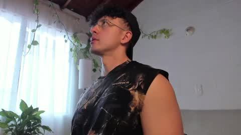 Blake Levi  Independent Model online show from April 22, 6:23 pm