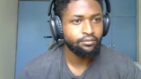 Snapshot of blakmoufaka chatting on October 23, 6:28 am blakmoufaka online show from October 23, 6:28 am