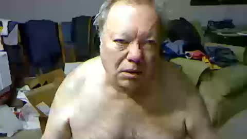 Snapshot of blemon32 chatting on October 17, 12:31 pm Bob online show from October 17, 12:31 pm
