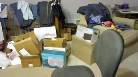 Snapshot of blemon32 chatting on October 31, 12:52 pm Bob online show from October 31, 12:52 pm