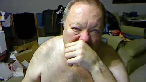 Snapshot of blemon32 chatting on October 15, 11:51 am Bob online show from October 15, 11:51 am