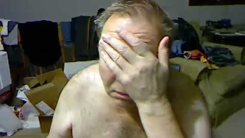 Snapshot of blemon32 chatting on October 16, 12:24 pm Bob online show from October 16, 12:24 pm