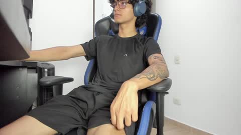 Snapshot of blkdick_men chatting on January 27, 5:15 pm ALEX online show from January 27, 5:15 pm