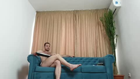 Snapshot of blond_god chatting on January 3, 9:58 am Andreas online show from January 3, 9:58 am