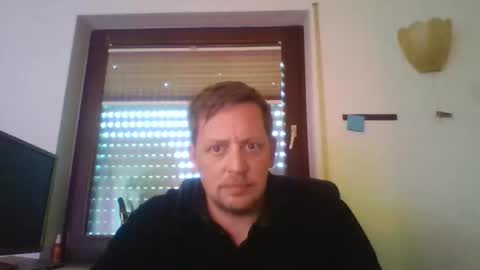 Snapshot of blonde32m chatting on October 4, 2:11 pm blonde32m online show from October 4, 2:11 pm