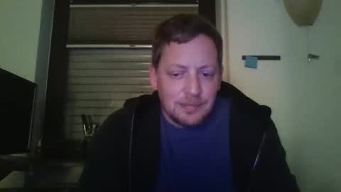 Snapshot of blonde32m chatting on October 9, 10:47 pm blonde32m online show from October 9, 10:47 pm