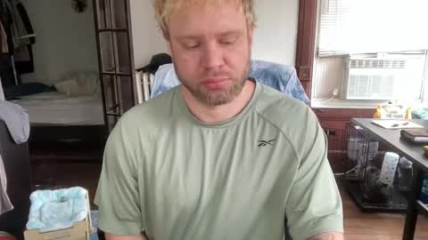 blondebluebear online show from March 30, 1:01 pm