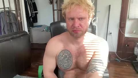 blondebluebear online show from April 21, 8:59 pm