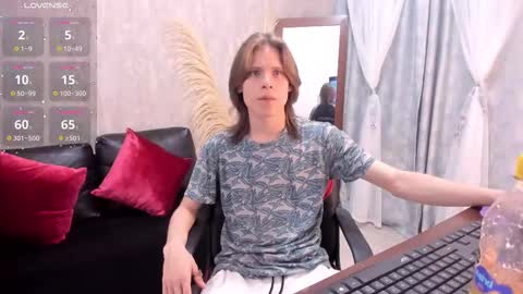 Snapshot of blondie_lover69 chatting on January 26, 7:41 pm Maleeth online show from January 26, 7:41 pm