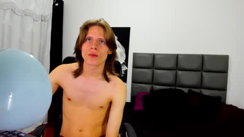 Snapshot of blondie_lover69 chatting on January 19, 7:04 pm Maleeth online show from January 19, 7:04 pm
