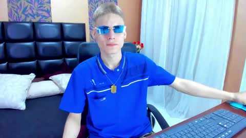 Snapshot of blondie_lover69 chatting on February 6, 8:56 pm Maleeth online show from February 6, 8:56 pm