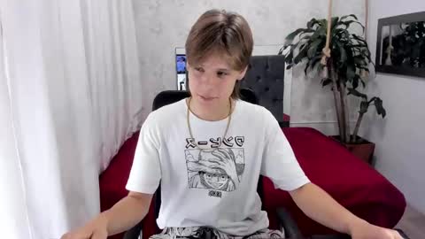 Snapshot of blondie_lover69 chatting on September 19, 7:57 pm Maleeth online show from September 19, 7:57 pm
