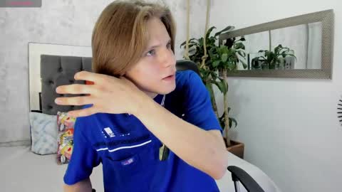 Snapshot of blondie_lover69 chatting on January 31, 7:51 pm Maleeth online show from January 31, 7:51 pm