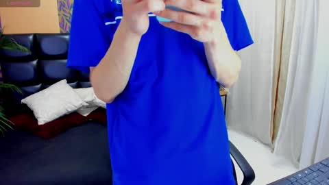 Snapshot of blondie_lover69 chatting on February 18, 7:43 pm Maleeth online show from February 18, 7:43 pm