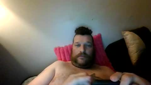 bluedemoneyes1986 online show from March 7, 12:48 am