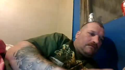 bluedemoneyes1986 online show from March 12, 1:47 am