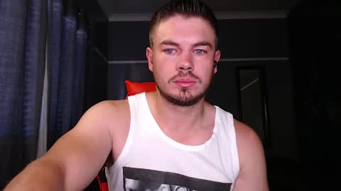 blueeyeboy0 online show from December 7, 4:31 am
