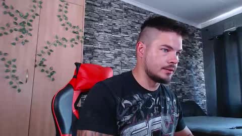 blueeyeboy0 online show from February 27, 9:32 am