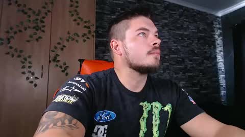 blueeyeboy0 online show from April 20, 12:08 pm