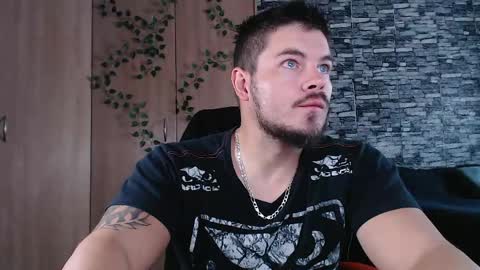 blueeyeboy0 online show from May 14, 8:45 am